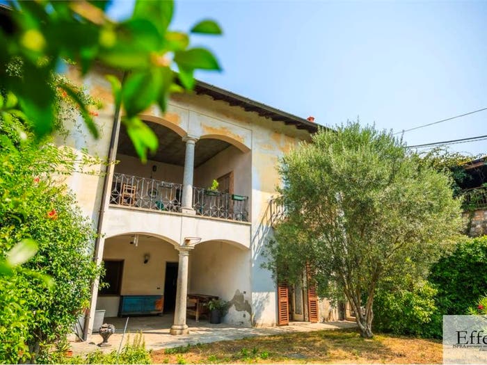 Casa con 6 locali in vendita in Via Roma, Bardello con Malgesso e Bregano