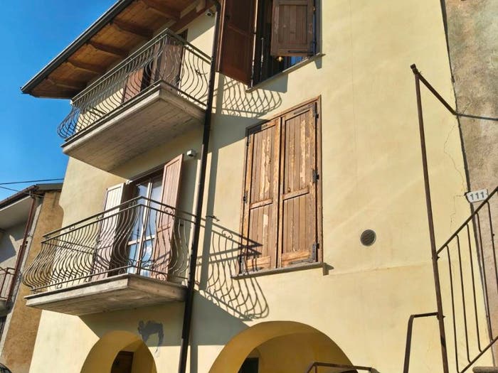 Casa quadrilocale in vendita in Via Umberto I, Centro, Mombasiglio
