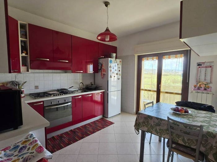 Appartamento con 5 locali in vendita in Via Maggio, Marina Di Davoli, Davoli