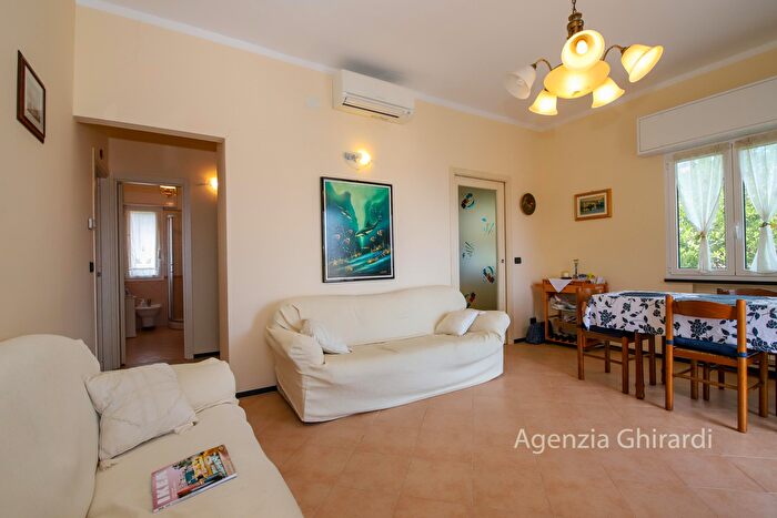 Appartamento con 5 locali in vendita in Via Tino da Camaino, Albissola Marina
