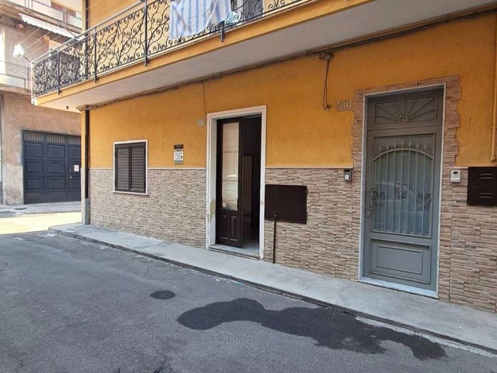 Appartamento trilocale in vendita in Via Bari, Paternò