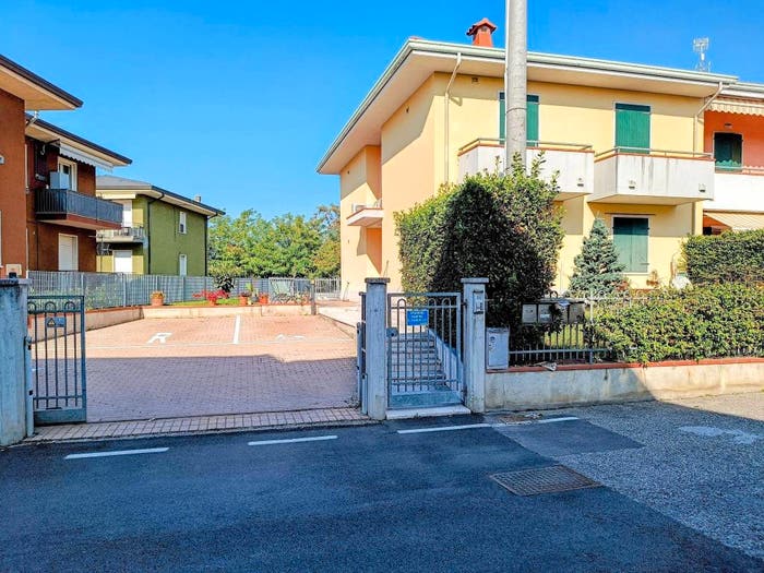 Appartamento bilocale in vendita in Vicolo Carrettelli, Centro, Peschiera del Garda