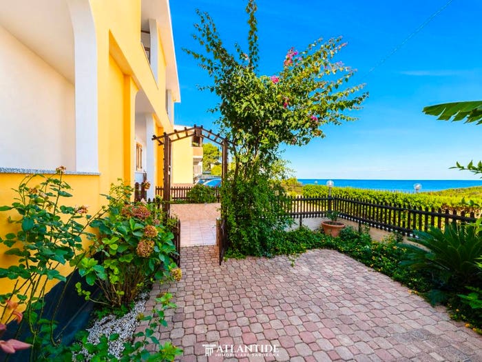 Appartamento trilocale in vendita in Via Cipro, Castelsardo