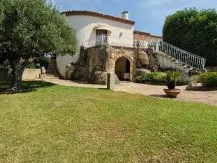 Casa con 6 locali in vendita in Via Muntiggioni, Telti