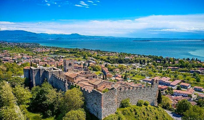 Appartamento bilocale in vendita in Via Castello, Padenghe sul Garda