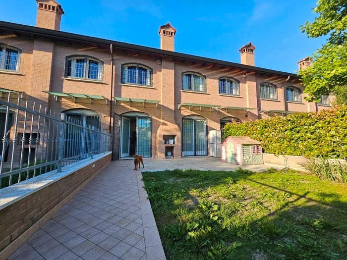 Casa con 6 locali in vendita in Crocetta, Modena