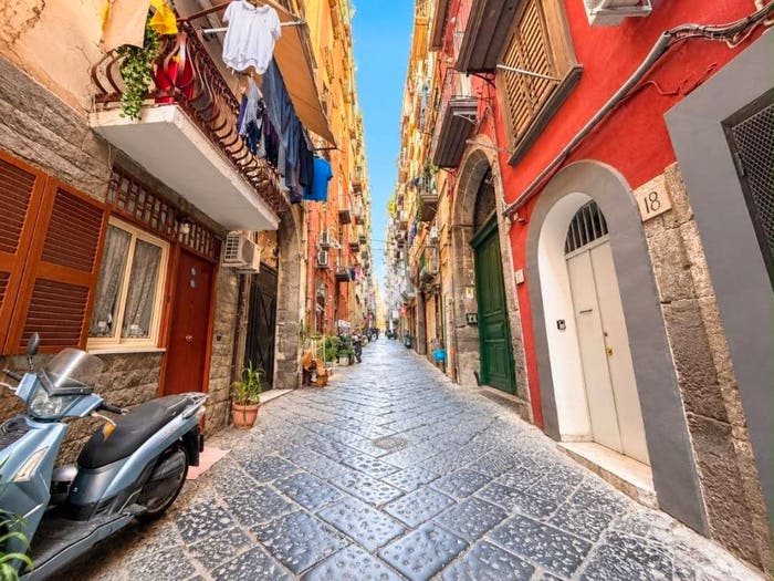 Appartamento monolocale in vendita in Via Atri, Centro Storico, Napoli