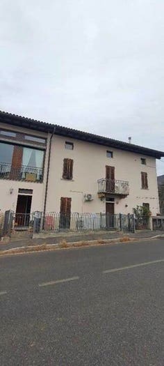 Appartamento bilocale in vendita in Via Guglielmo Marconi, Brinzio