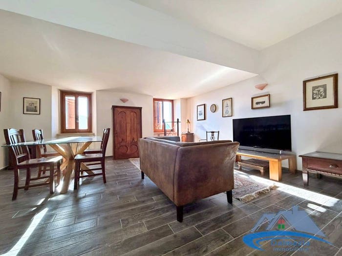 Casa con 6 locali in vendita in Via Siena, Ferentillo