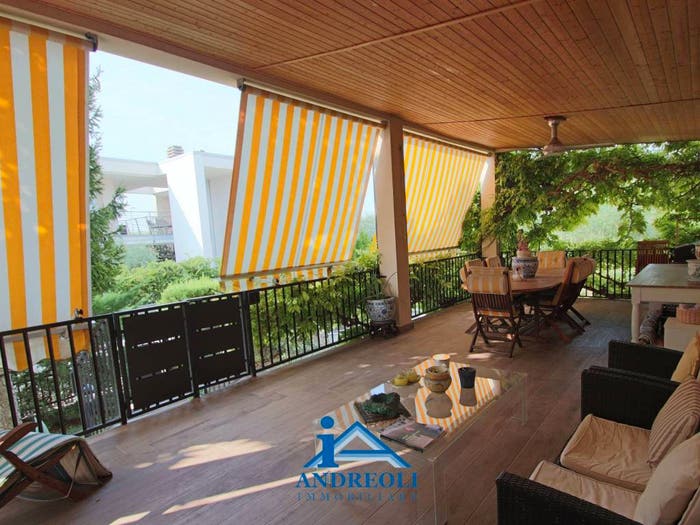 Casa quadrilocale in vendita in Via Fontanon, Centro, Bardolino