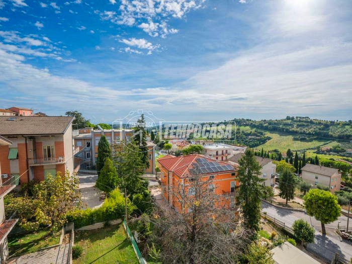 Appartamento con 6 locali in vendita in Circonvallazione le Grazie, Centro, Potenza Picena
