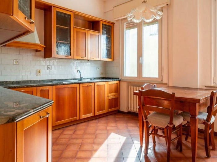 Appartamento con 6 locali in vendita in Via Bovio, Cattolica