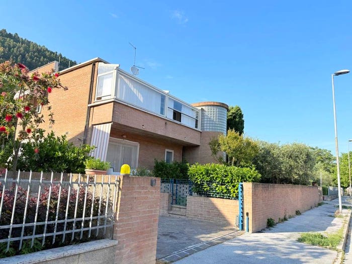 Appartamento con 5 locali in vendita in Via Lazio, Centro, Fossombrone