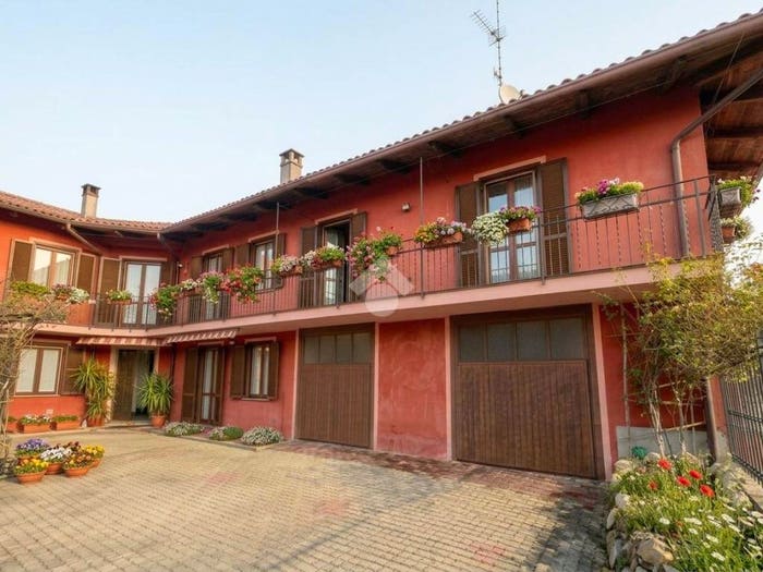 Casa con 6 locali in vendita in Via Maestra, Pino d'Asti