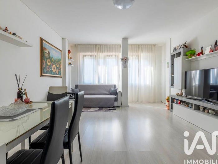 Appartamento con 6 locali in vendita in Via Turati, Villaggi Bellaria, Pontedera