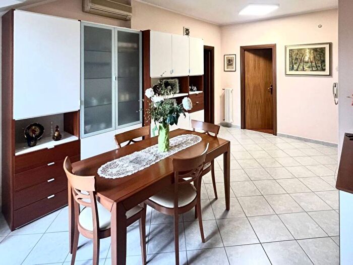 Appartamento con 6 locali in vendita in Strada Comunale Fonte Degli Abbagliati, Centro, Teramo
