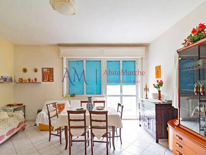 Appartamento quadrilocale in vendita in Via Raffaello Sanzio, Centro, Fermo