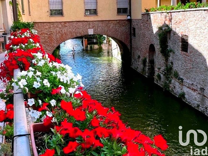 Appartamento quadrilocale in vendita in Via Corrado, Centro, Mantova