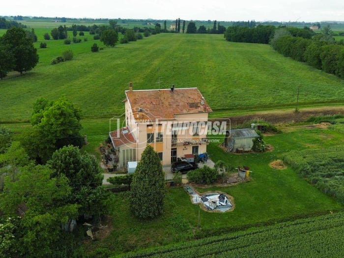Casa con 5 locali in vendita in Via Stenio Guerzoni, Crevalcore