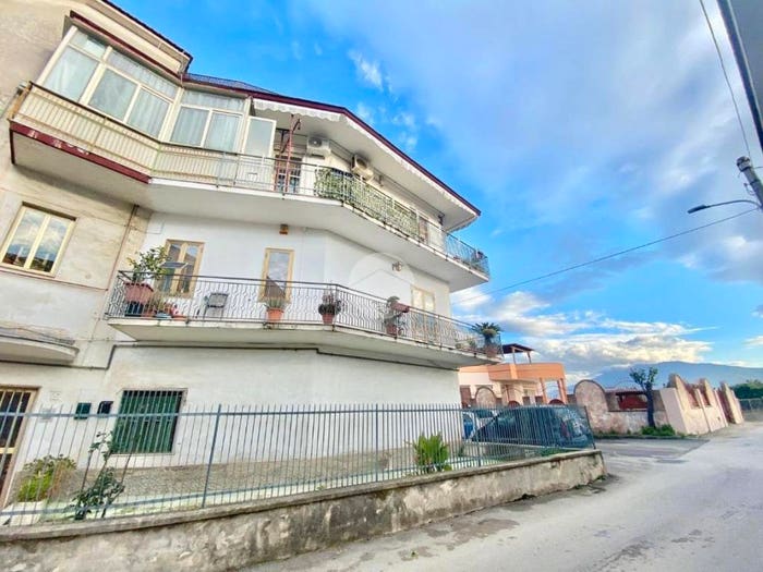 Appartamento trilocale in vendita in Via Domenico Cimarosa, Centro, Acerra