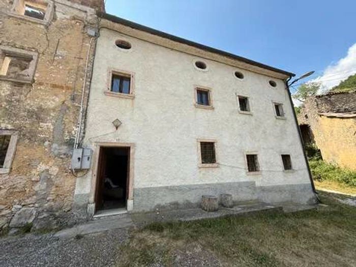 Casa quadrilocale in vendita in Selva di Progno