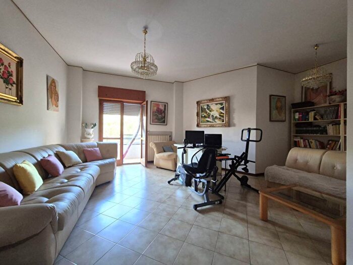 Appartamento con 5 locali in vendita in Viale Magna Grecia, Fortuna Corvo, Catanzaro