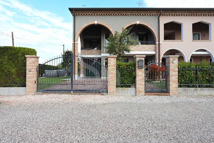 Casa quadrilocale in vendita in Via San Marco, Codevigo