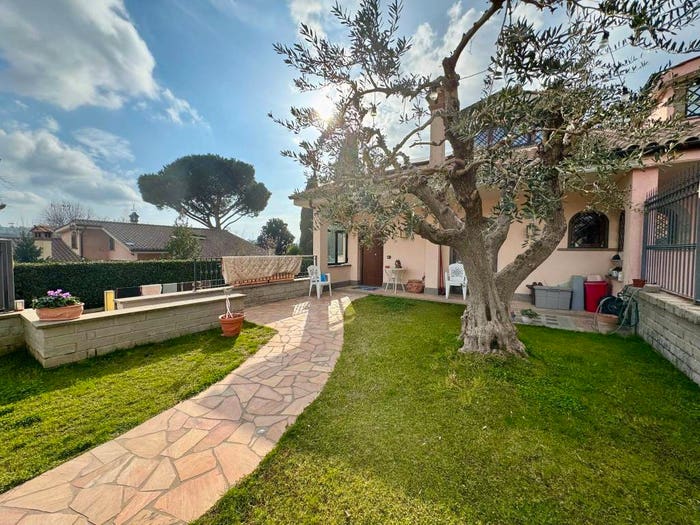Casa con 6 locali in vendita in Via di Marino Campagna, Centro, Rocca di Papa