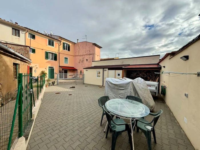 Appartamento con 6 locali in vendita in Via Iv Novembre, San Frediano Nord San Casciano, Cascina