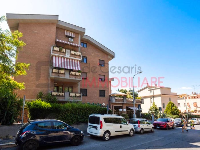 Appartamento trilocale in vendita in Via Pietro Nenni, Centro, Marino