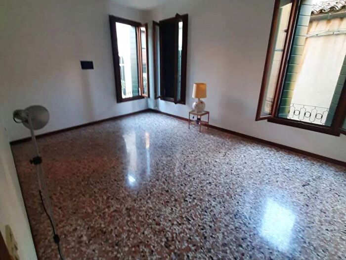 Appartamento con 6 locali in vendita in San Tomà SNC, San Polo, Venezia