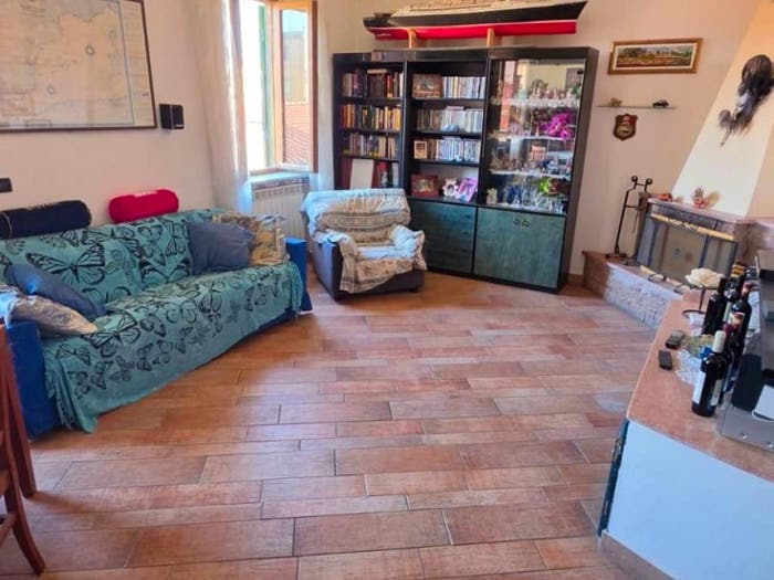 Appartamento con 6 locali in vendita in Piazza Giovine Italia, Cavour San Carlo, Livorno