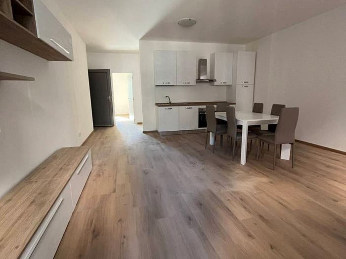 Appartamento con 5 locali in vendita in Piazza La Torre, Castiglione D'Intelvi, Centro Valle Intelvi