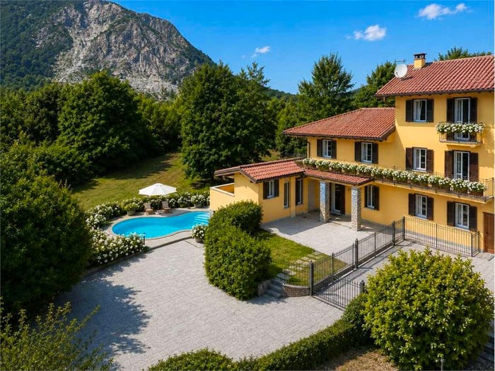 Casa con 6 locali in vendita in Via Camponuovo, Centro, Baveno