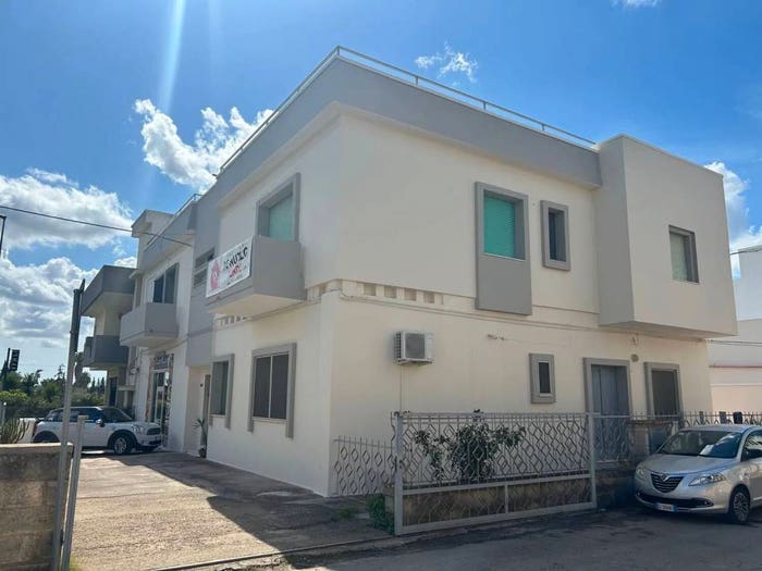 Appartamento con 6 locali in vendita in Casarano