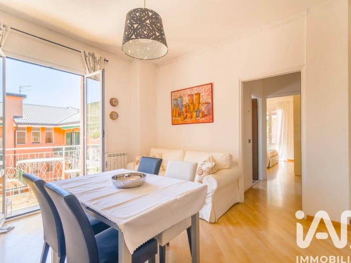 Appartamento bilocale in vendita in Via Vittorio Emanuele II, Centro, Toirano