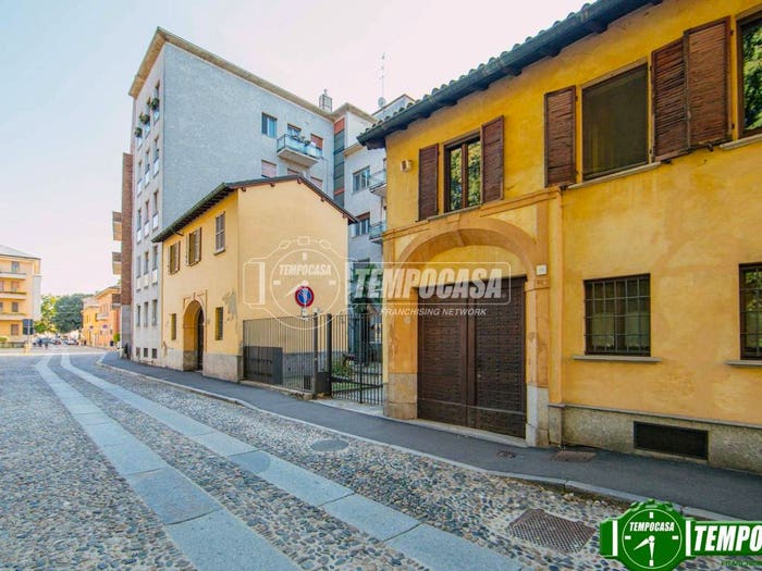 Appartamento trilocale in vendita in Piazza San Pietro in Ciel d'Oro, Centro Storico, Pavia