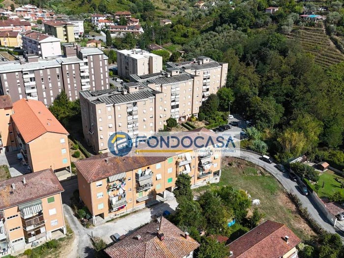 Appartamento con 5 locali in vendita in via eugenio montale, Perticata Bonascola Nazzano, Carrara