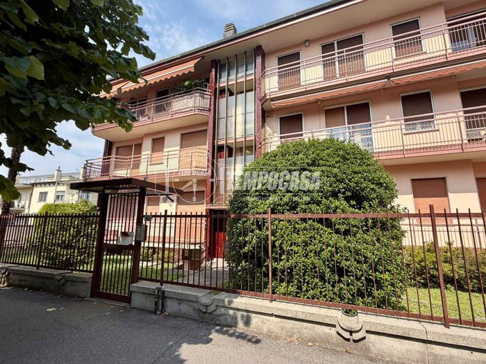 Appartamento bilocale in vendita in Via Francesco Baracca, Centro, Arona