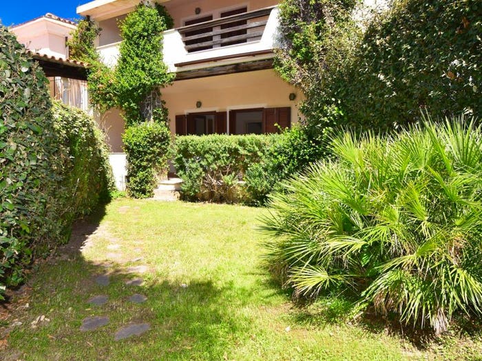 Appartamento trilocale in vendita in Via Giosuè Carducci, Golfo Aranci