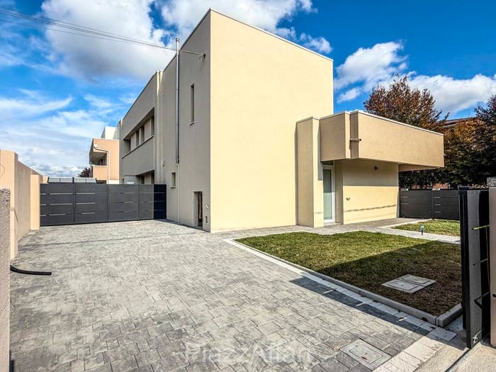 Appartamento quadrilocale in vendita in Viale Stazione, Centro, Arzergrande