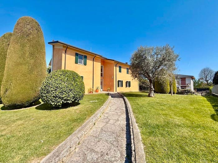 Appartamento trilocale in vendita in Via Lugana, Centro, Peschiera del Garda