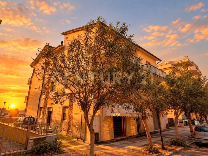 Appartamento trilocale in vendita in Via Maggio, Marina di Grosseto, Grosseto