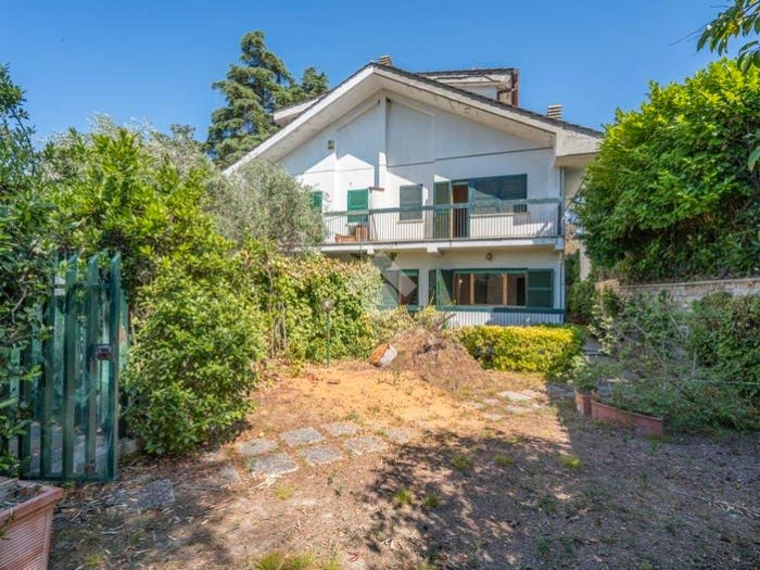 Casa con 6 locali in vendita in Viale Argentina, Le Rughe, Formello