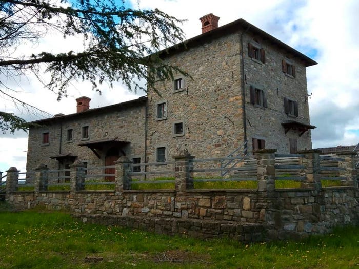 Casa con 6 locali in vendita in Via della Chiesa Gusciola, Gusciola, Montefiorino