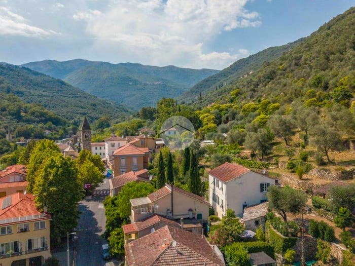 Casa con 6 locali in vendita in Via Roma, Molini, Prelà