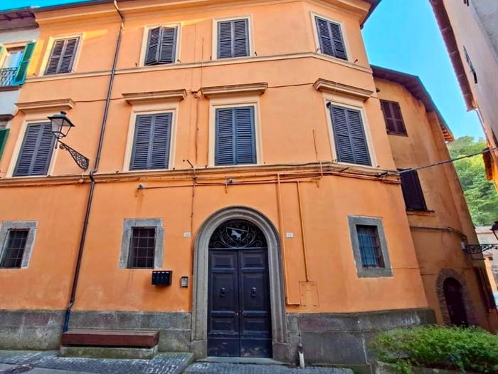 Appartamento trilocale in vendita in Via Settembre, Canepina
