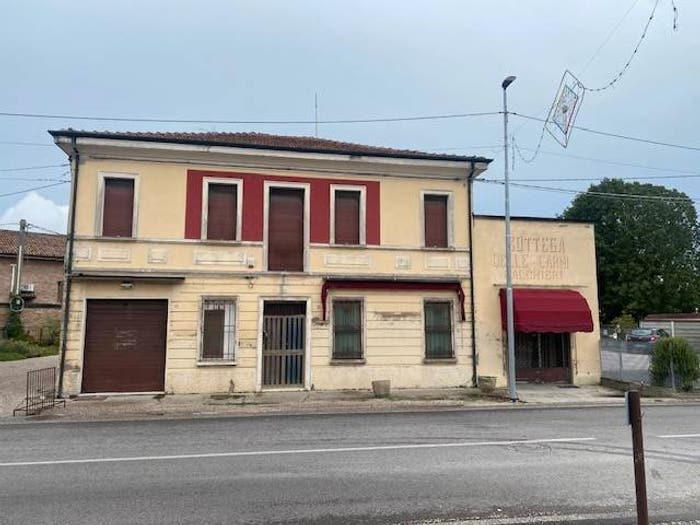 Casa con 6 locali in vendita in Via Brigata Partigiana Babini, Gaibanella, Ferrara