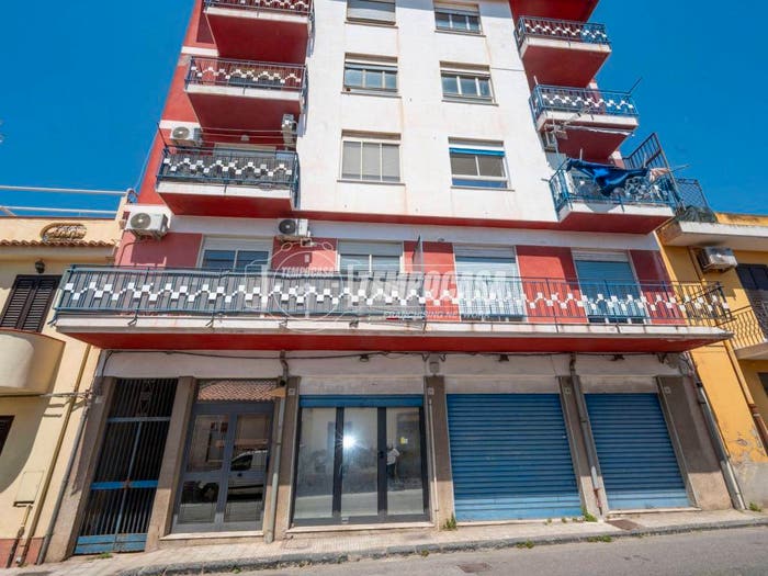 Appartamento trilocale in vendita in Località Mili Marina, Mili, Messina