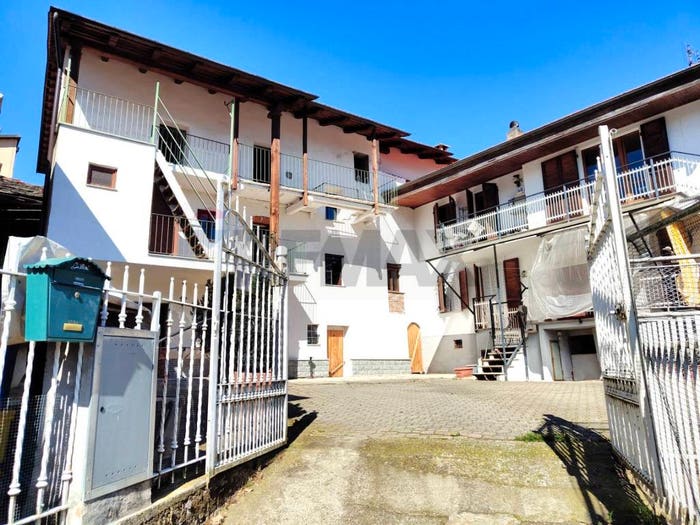 Casa con 6 locali in vendita in via villa, Centro, San Colombano Belmonte